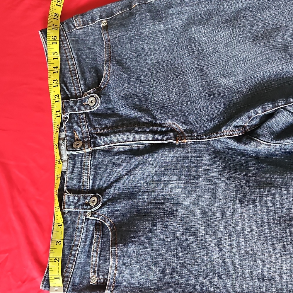 Chico’s cropped denim capris dark wash button‑tab hem - Picture 6 of 6